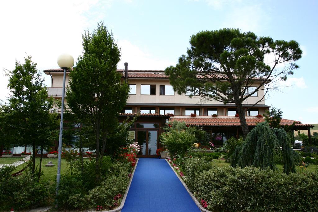 Hotel Tetto Delle Marche - Ristorante Dei Conti Cingoli Kültér fotó